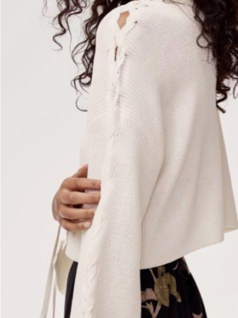 Aritzia’s Wilfred Lace up Sleeve Cropped Sweater